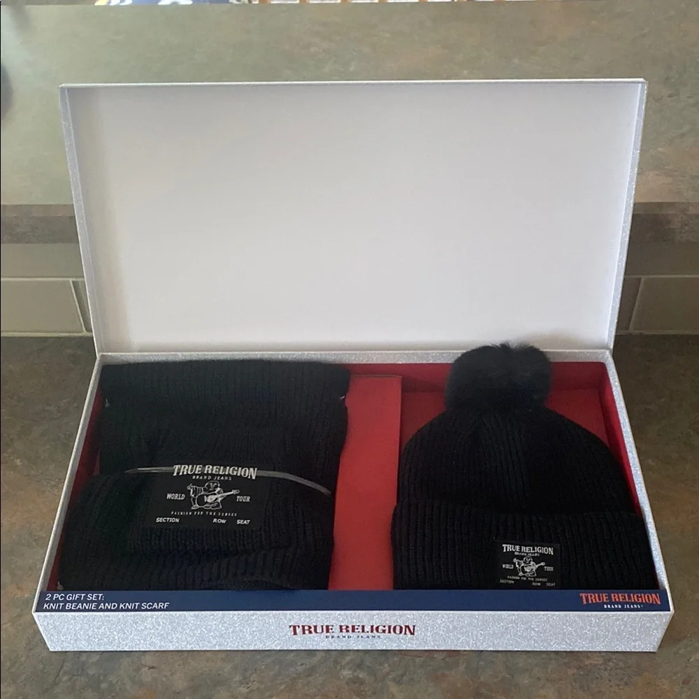 True Religion Black Knit Beanie and Scarf Set NIB